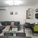 Apartmán New The Twins Two-bedroom, 5 At 15 Tsani Ginchev Street, Floor 3 *