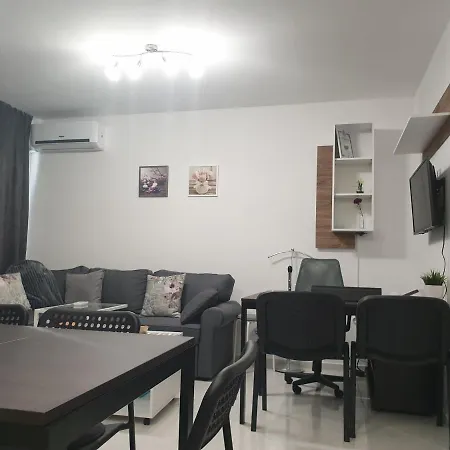 Apartmán New The Twins Two-bedroom, 5 At 15 Tsani Ginchev Street, Floor 3